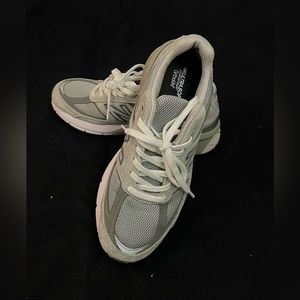 NEW BALANCE 990v5 GREY WOMENS